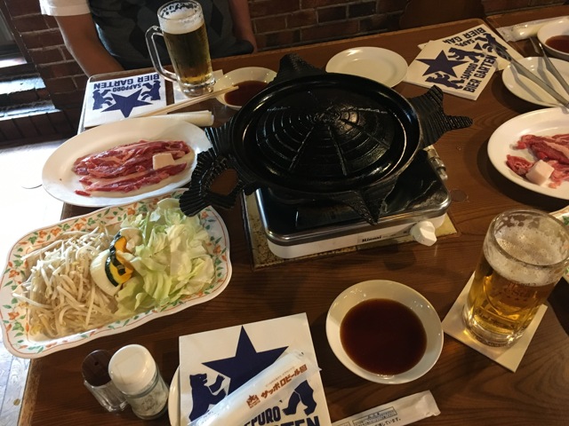 北海道型のジンギスカン鍋