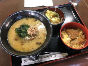 かつ丼ランチみそらーめん