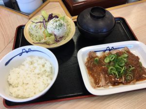 豚バラにんにく味噌定食