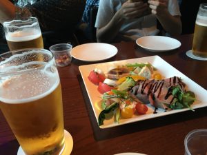 ビールと前菜の盛り合わせ