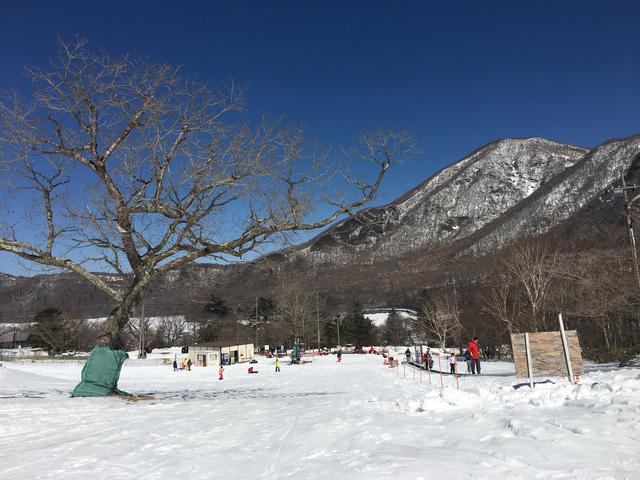 日本一小さなスキー場、赤城山スキー場に再び家族で。前日に降った雪で最高コンディションな春スキー。