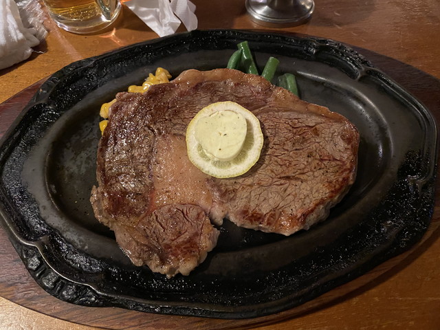 ステーキハウス ビーノ で スペシャルステーキ 300g を食す。伊勢崎市連取町、群馬レジャーランドそばで営業。