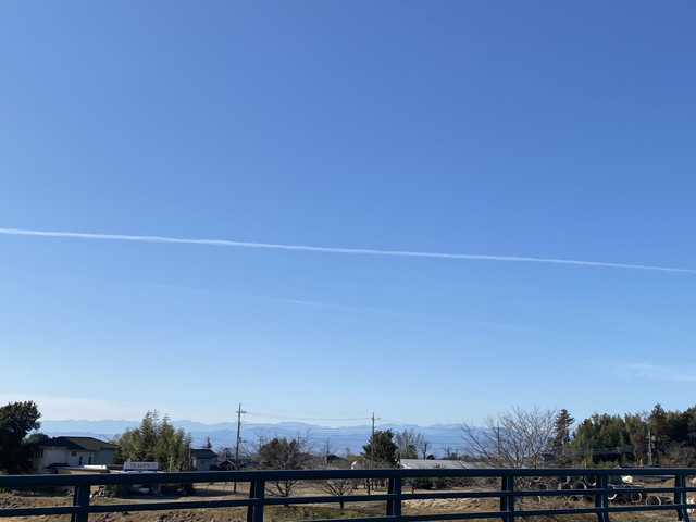 飛行機雲のような雲