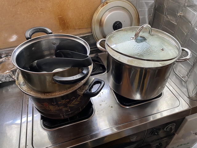 二つの鍋で水煮