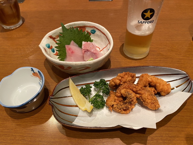 海鮮茶屋 一鮮（いっせん）で タコ唐揚 刺身 天ぷら で呑む。ヤマダデンキ LABI1 5F、レストラン街で営業。