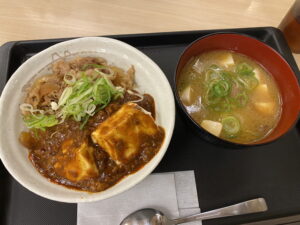 富士山豆腐の本格麻婆コンボ牛めし+豚汁