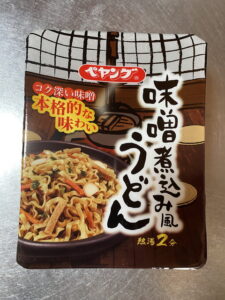 ペヤング 味噌煮込み風うどん