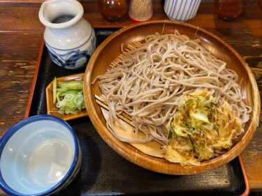 すみや庵 で もりそば（大盛り）かき揚げ を食す。前橋市鼻毛石町、宮城支所そばで営業。