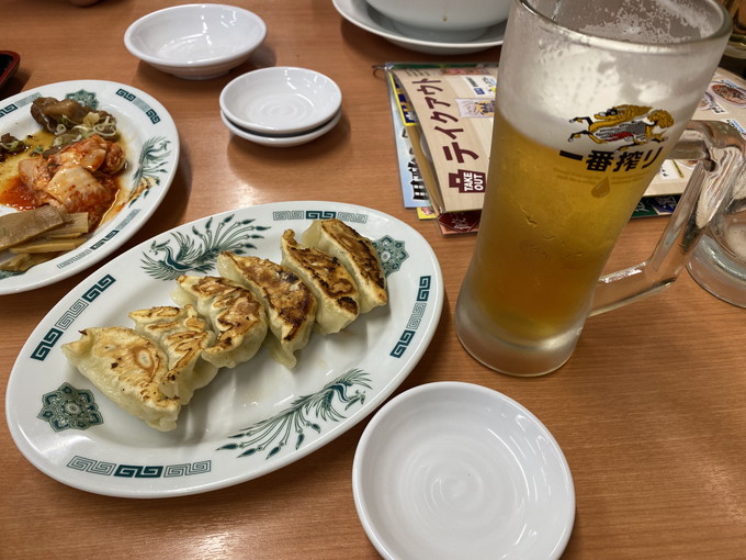 三品盛合わせ・餃子・ビール