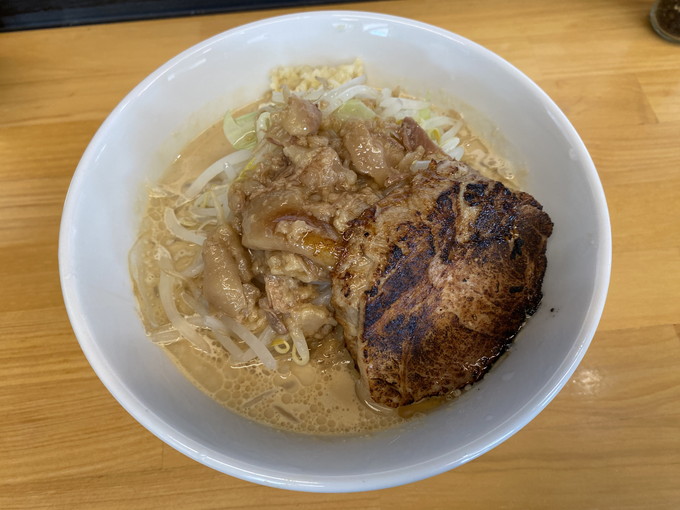 豚骨醤油ラーメン