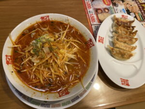 ネギ辛みそラーメン+ギョーザ