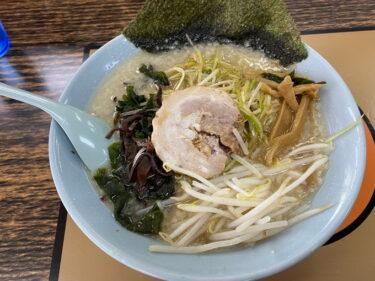 ラーメンショップ 東大室店 で 正油ネギらーめん を食す。前橋市東大室町、国道50号線沿いで営業。