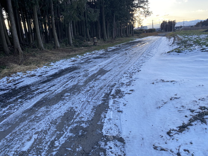 昨日の残雪散歩