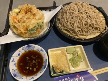 そばはな で 大もりそば かきあげ を食す。前橋市荒子町、国道50号線沿いで営業。