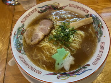 前橋市茂木町 和歌山っ子 で とりのからあげランチ（あっさりラーメン） を食す。