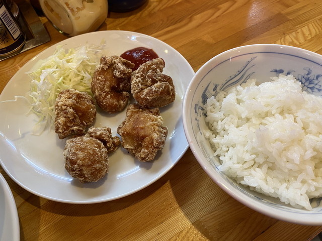 とりのからあげとごはん