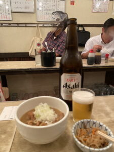 瓶ビールに煮込みと切干大根