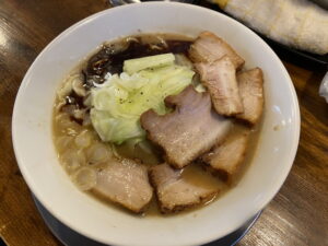 黒まー油らー麵