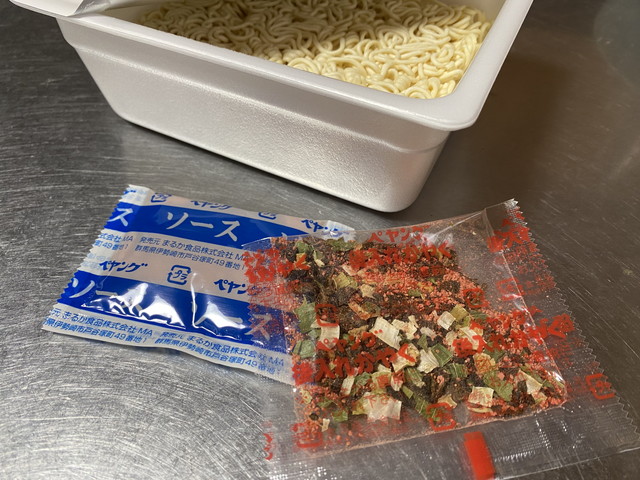 ソースと後入れかやく