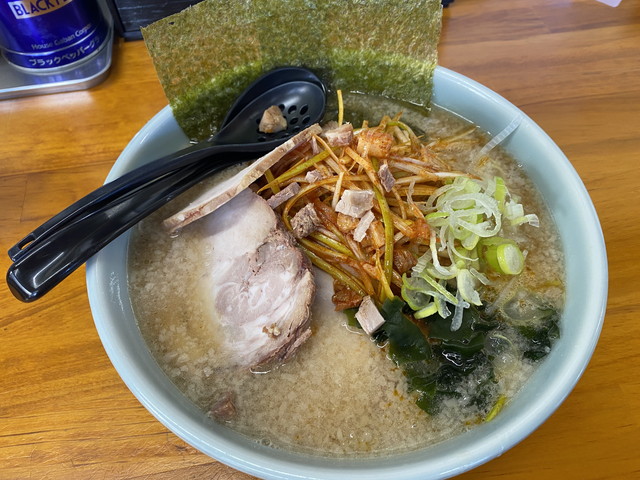 とんこつしょうゆラーメン（味付しらがネギ・チャーシュー）