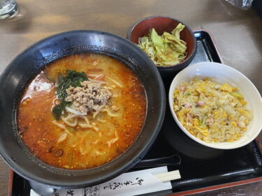 前橋市城東町、めの娘 三俣店 で 半チャーハン（激辛辛味噌らーめん）ランチ を食す。