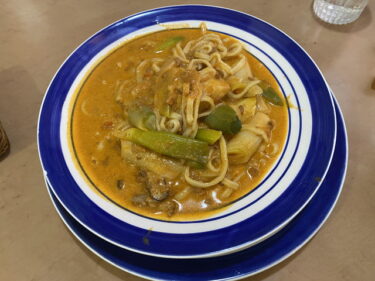 甘楽郡下仁田町、れすとらんヒロ で シモニタン 下仁田ねぎの一本揚げ、フライ、串カツ を食す。